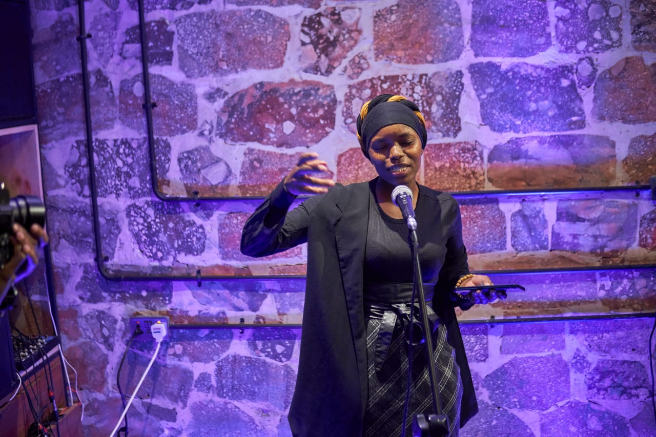 Evalyne wawira on Xania Digital Bookstore